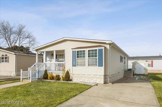 602 Walden Way, Whiting, NJ 08759