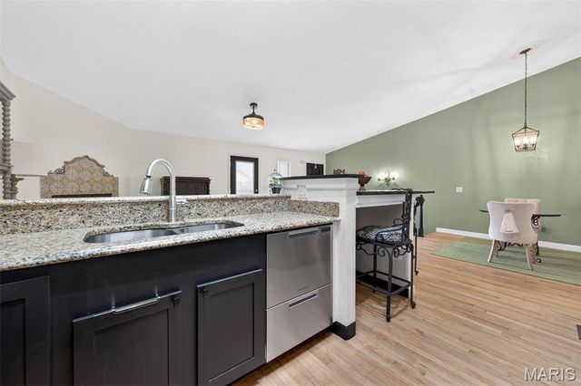 2052 Bayonne Drive 26G, St Charles, MO 63303
