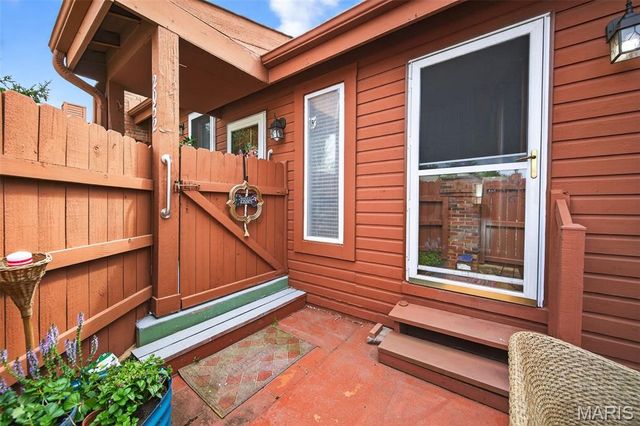 2052 Bayonne Drive 26G, St Charles, MO 63303