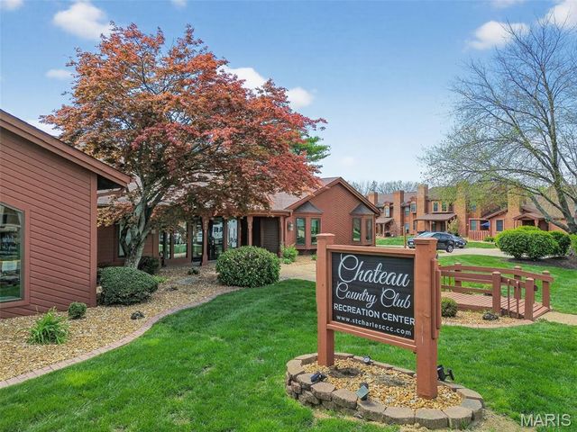 2052 Bayonne Drive 26G, St Charles, MO 63303