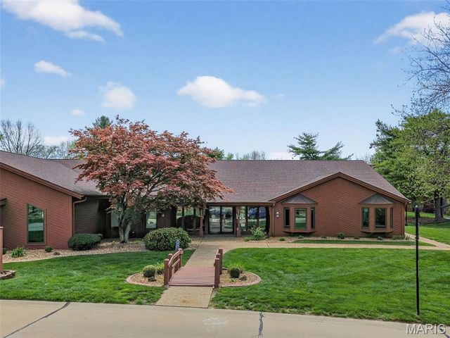 2052 Bayonne Drive 26G, St Charles, MO 63303