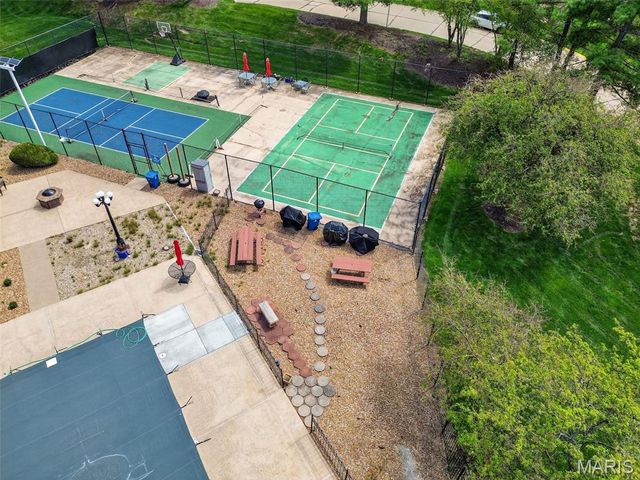2052 Bayonne Drive 26G, St Charles, MO 63303