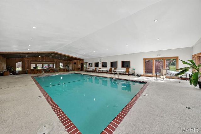 2052 Bayonne Drive 26G, St Charles, MO 63303