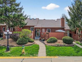 2052 Bayonne Drive #26G, St Charles, MO 63303