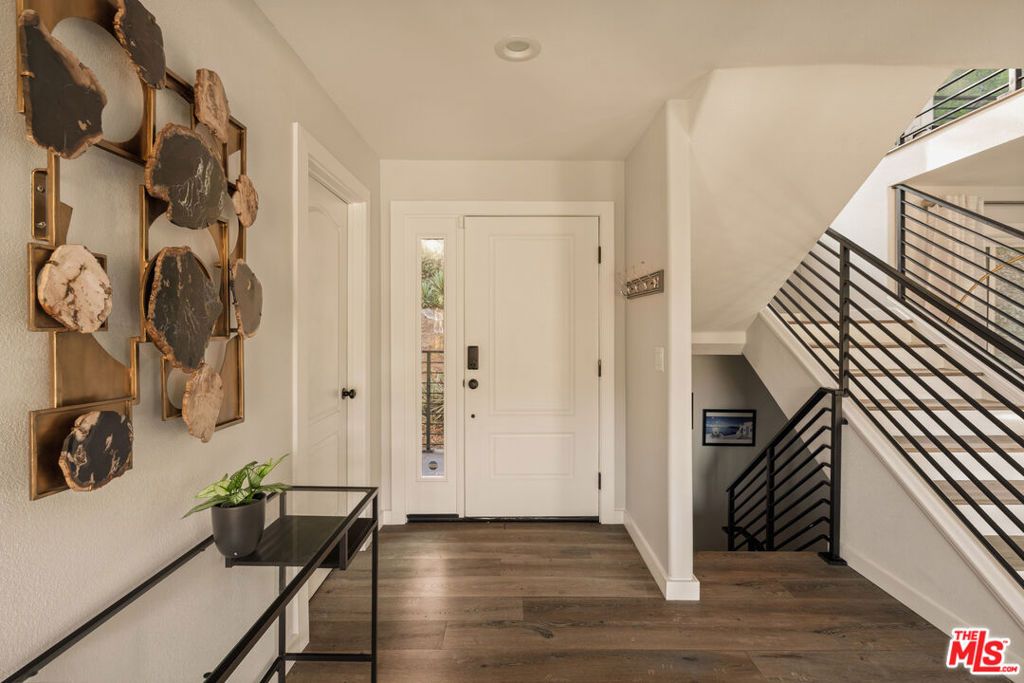 1664 Gladys Drive, Glendale, CA 91206 — photo 2