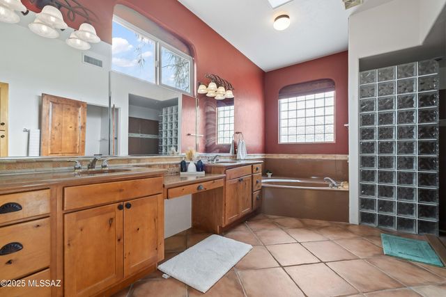 10374 N Wild Creek Drive, Oro Valley, AZ 85742