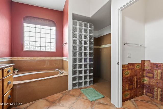 10374 N Wild Creek Drive, Oro Valley, AZ 85742