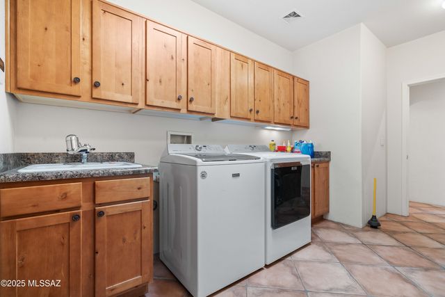 10374 N Wild Creek Drive, Oro Valley, AZ 85742