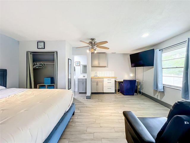 2425 LAUDERDALE COURT, Orlando, FL 32805