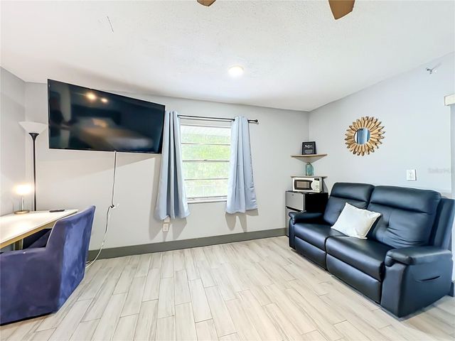 2425 LAUDERDALE COURT, Orlando, FL 32805