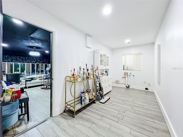 2425 LAUDERDALE COURT, Orlando, FL 32805