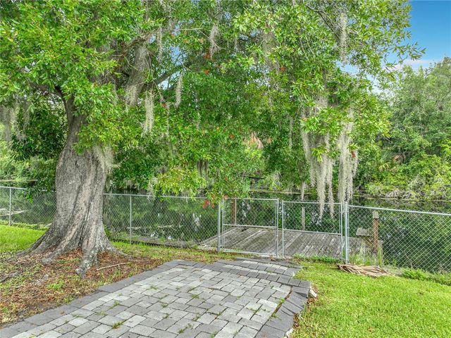2425 LAUDERDALE COURT, Orlando, FL 32805