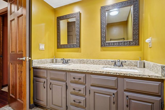 7815 Jefferson Drive NW, Canal Winchester, OH 43110