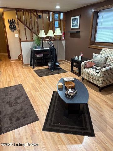 555 Brookley Dr, Louisville, KY 40229