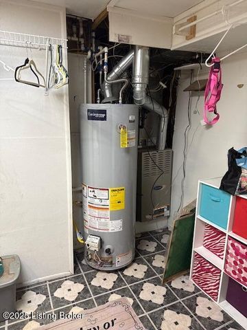 555 Brookley Dr, Louisville, KY 40229