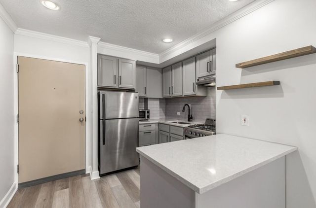 2285 Peachtree NE Road 608, Atlanta, GA 30309