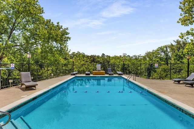 2285 Peachtree NE Road 608, Atlanta, GA 30309