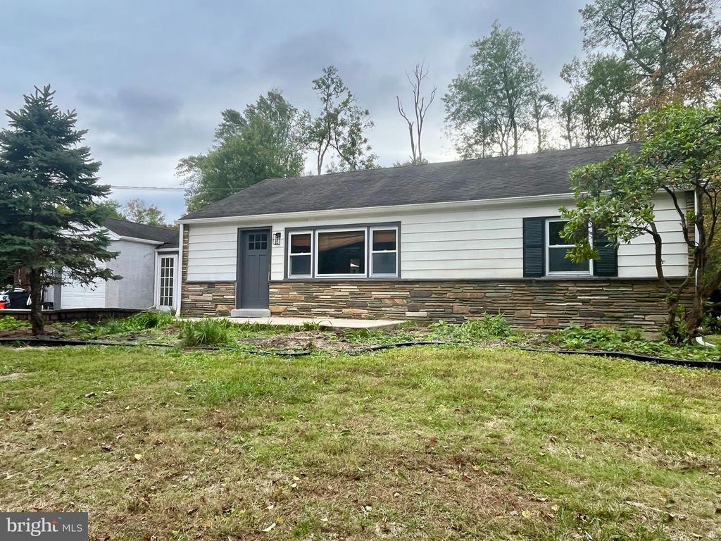 910 S CHESTER RD, West Chester, PA 19382