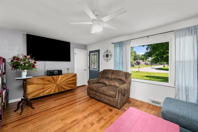 11400 16th Street, Milan, IL 61264