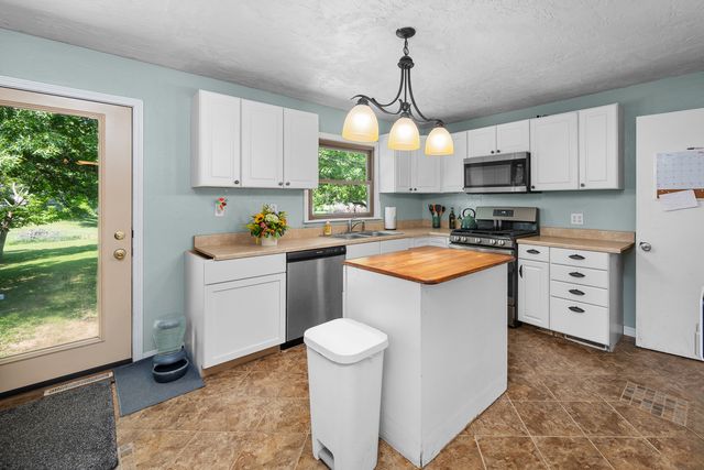 11400 16th Street, Milan, IL 61264