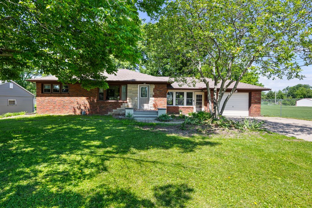 11400 16th Street, Milan, IL 61264