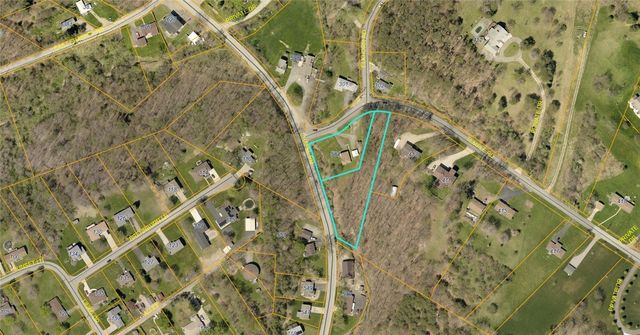 584 Chapel Rd, Center Twp, PA 15001