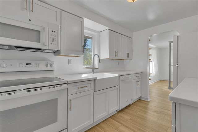 584 Chapel Rd, Center Twp, PA 15001