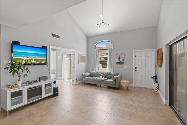 21200 Harbor Way 118-11, Aventura, FL 33180