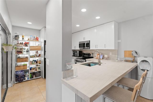 21200 Harbor Way 118-11, Aventura, FL 33180