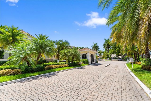 21200 Harbor Way 118-11, Aventura, FL 33180