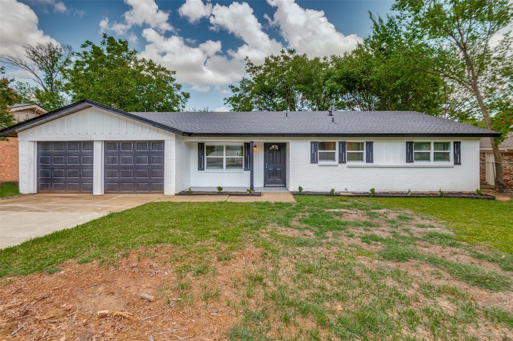 828 Gregory Avenue, Bedford, TX 76022