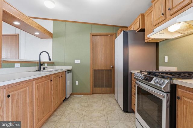 206 CHESAPEAKE ESTS, Thomasville, PA 17364