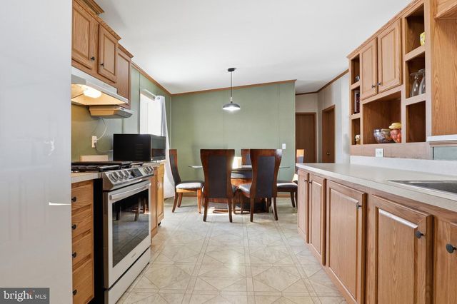 206 CHESAPEAKE ESTS, Thomasville, PA 17364