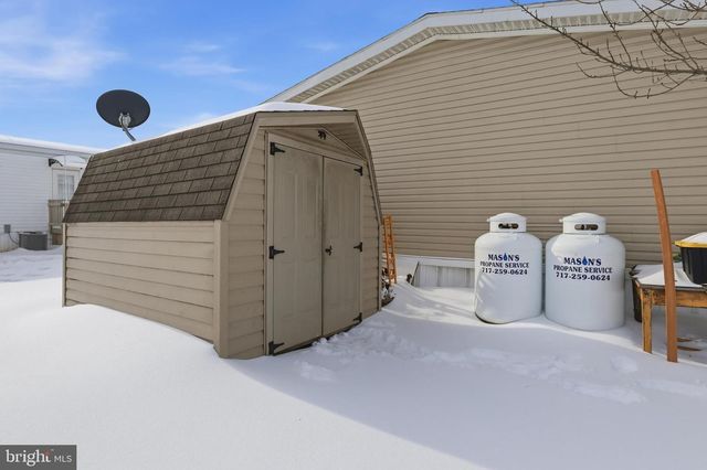 206 CHESAPEAKE ESTS, Thomasville, PA 17364