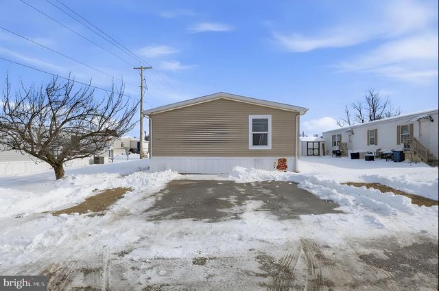 206 CHESAPEAKE ESTS, Thomasville, PA 17364