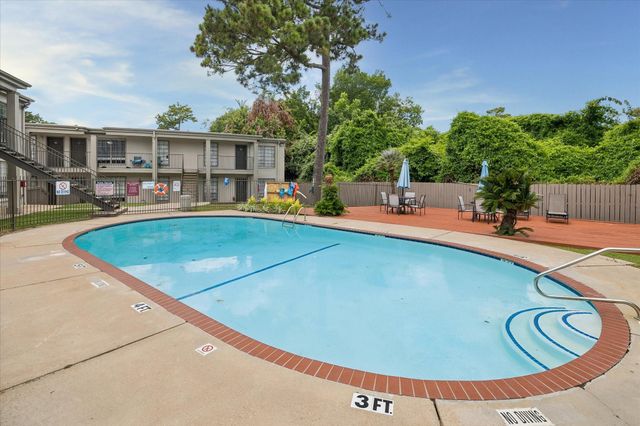 2790 W T C Jester Boulevard 75, Houston, TX 77018
