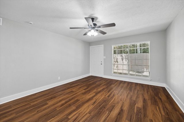 2790 W T C Jester Boulevard 75, Houston, TX 77018