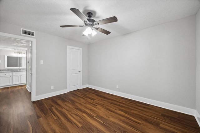 2790 W T C Jester Boulevard 75, Houston, TX 77018