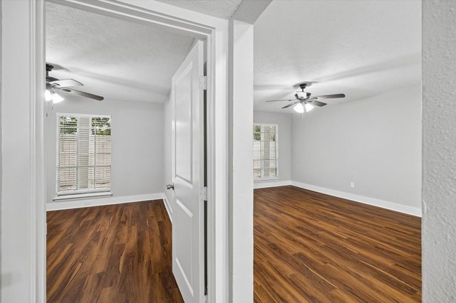 2790 W T C Jester Boulevard 75, Houston, TX 77018
