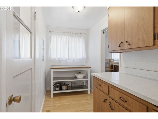 2050 GARFIELD St, Eugene, OR 97405