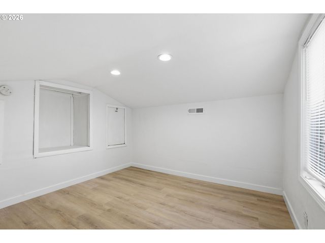 2050 GARFIELD St, Eugene, OR 97405