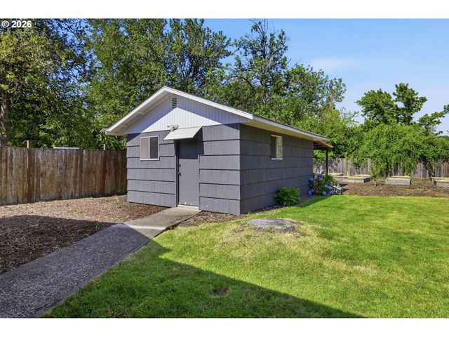 2050 GARFIELD St, Eugene, OR 97405