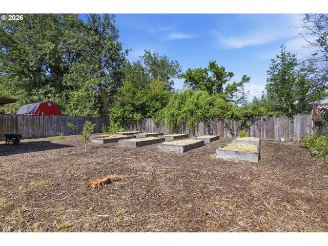 2050 GARFIELD St, Eugene, OR 97405