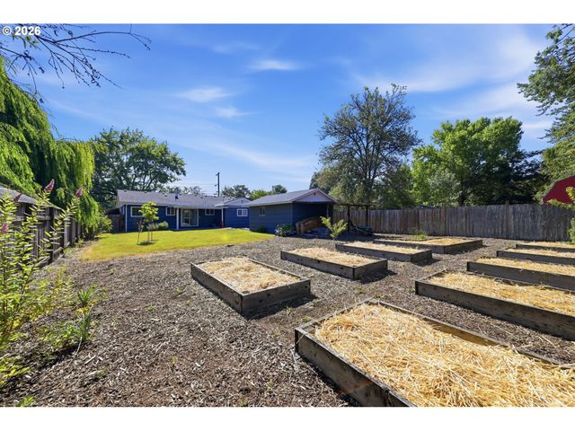 2050 GARFIELD St, Eugene, OR 97405