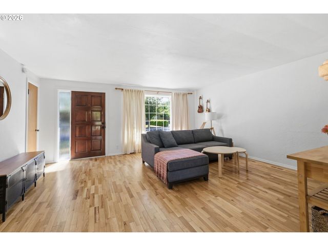 2050 GARFIELD St, Eugene, OR 97405