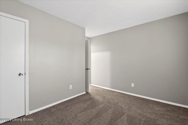 2506 Tavistock Ct, Louisville, KY 40272