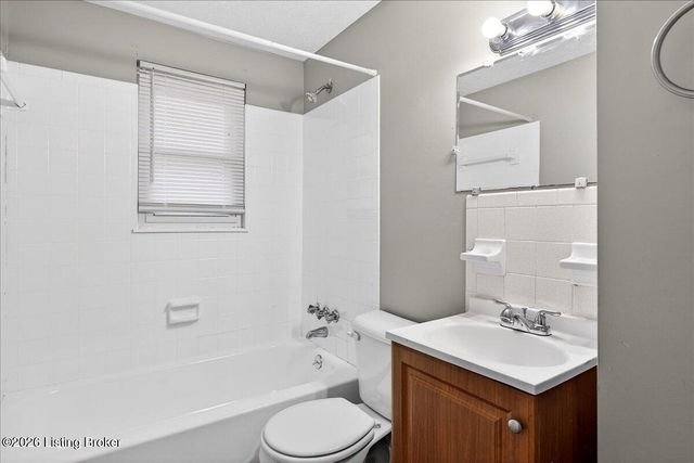 2506 Tavistock Ct, Louisville, KY 40272