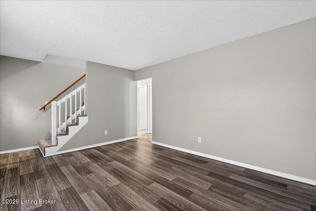 2506 Tavistock Ct, Louisville, KY 40272