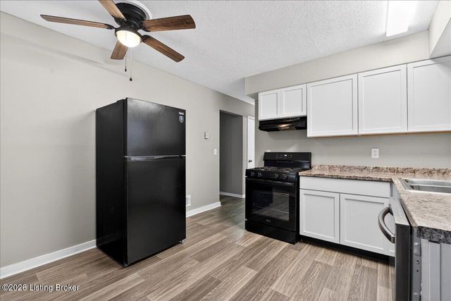 2506 Tavistock Ct, Louisville, KY 40272