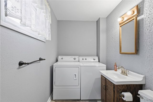 2178 Canal Road, Camillus, NY 13112